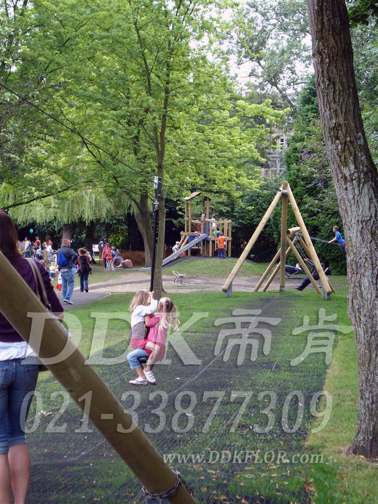 公園兒童游戲區_草坪地面保護_黑色樣板圖片，帝肯(DDK)_400_222效果圖，草坪保護墊