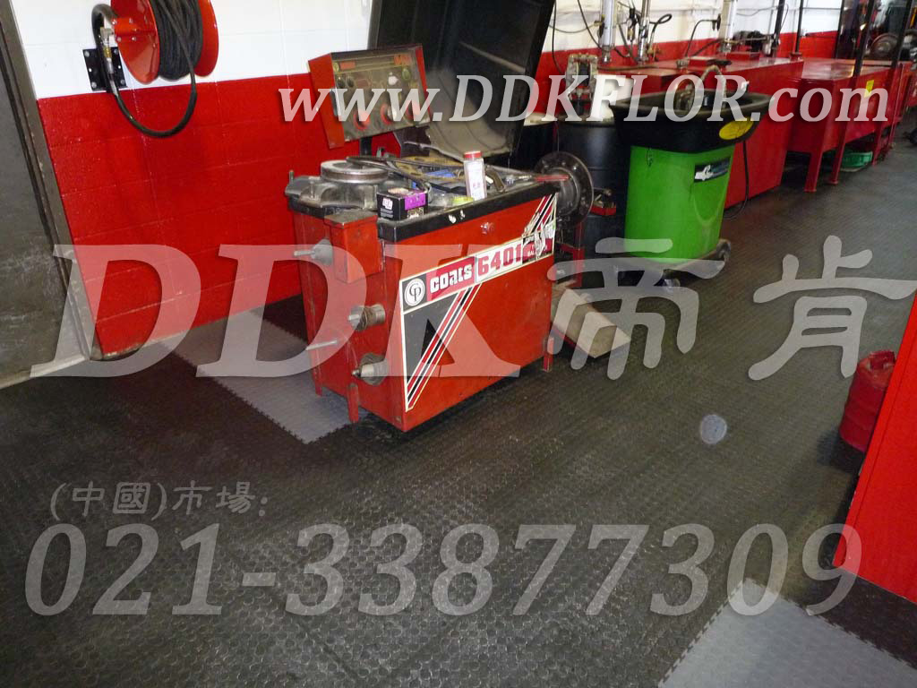 深灰滿(mǎn)鋪_檢修車(chē)間地面地板鋪設材料樣板圖片,帝肯(DDK)_2000_9979(工業(yè)廠(chǎng)房車(chē)間地面材料)效果圖,維修車(chē)間地板,安全通道用地板,工業(yè)pvc地板,pvc工業(yè)地板,工業(yè)地板磚,工業(yè)地板,工業(yè)地板膠,工業(yè)地膠,工業(yè)塑膠地板,工業(yè)橡膠地板,工業(yè)防滑墊,pvc承重地板,耐重壓地板,工廠(chǎng)車(chē)間地膠,工廠(chǎng)車(chē)間地板革,車(chē)間pvc地板,車(chē)間塑膠地板,車(chē)間用地板膠,車(chē)間地板磚,車(chē)間地板,車(chē)間防砸地板,車(chē)間地膠墊,車(chē)間地面膠皮,倉庫防潮地膠,倉庫地板,防潮地板,防潮板,塑料拼裝地板,塑料拼接地板,塑料橡膠地毯,塑料地板