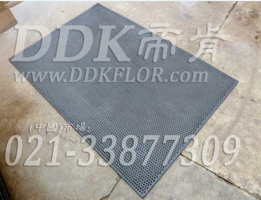 圓點(diǎn)防滑_地面耐磨抗壓材料樣板圖片,帝肯(DDK)_4900_9979（車(chē)間地面耐磨材料）效果圖,抗壓地墊,抗壓地板,耐壓地板,耐壓耐磨地毯,耐重壓地墊,耐重壓地板,耐磨地板,耐磨地墊,耐磨防滑地板,耐磨地膠