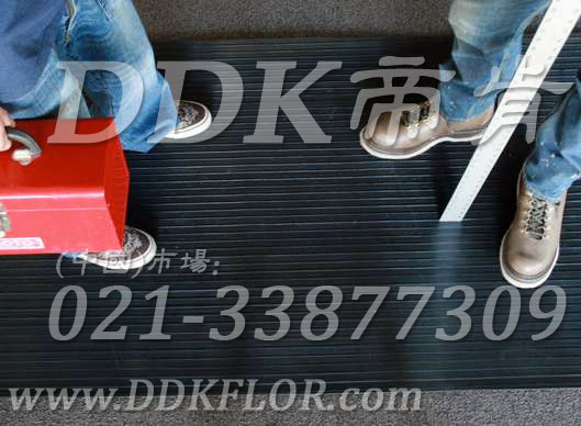 h黑色Q?8Q_工厂车间用防滑耐磨地毯h囄,帝肯(DDK)_S450_9979Q工业R间地面防滑材料）效果?厂房地毯,厂房地胶,q道地毯,q道地垫,q道防滑?工厂车间地板?l修车间地板,车间地垫,车间地毯,车间地胶?车间地面胶皮,车间塑料防滑?车间用地板胶,车间防滑地垫,车间防滑?车间防砸地板,工厂车间地胶,工业地毯,工业地胶,工业塑料地毯,工业地垫,工业地板?工业地板?工业耐a地垫,工业走道地垫,工业防滑地毯,工业防滑?工厂地垫,工厂地毯,工厂地胶,工厂走道地垫,工业抗疲劳防滑垫,走道地垫,走道地毯,走道?塑料防滑地毯,胶地毯,耐压耐磨地毯,走廊地毯,防滑地毯,防污地毯,防滑?防水地毯,防噪声地?通道地毯,l济型抗疲劳地垫,抗疲劌?抗疲力_?防疲力_?防疲力_?耐磨地胶,工厂用橡胶地?工厂防滑地垫,工厂防滑?pvc防滑地毯,pvc防滑地胶,PVC地毯,pvc地胶,pvc塑料地毯,pvc塑胶地毯,水U地? title=