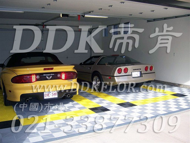 私人車(chē)庫地面鋪裝地板材料（10）_灰色加黃組合樣板圖片,帝肯(DDK)_8100_C618（私人車(chē)庫地面材料）效果圖,別墅私家車(chē)庫裝修,車(chē)庫pvc地板,車(chē)庫地坪,車(chē)庫地墊,車(chē)庫地板,車(chē)庫地膠,車(chē)庫塑料地毯,車(chē)庫塑膠地板,車(chē)庫防滑墊