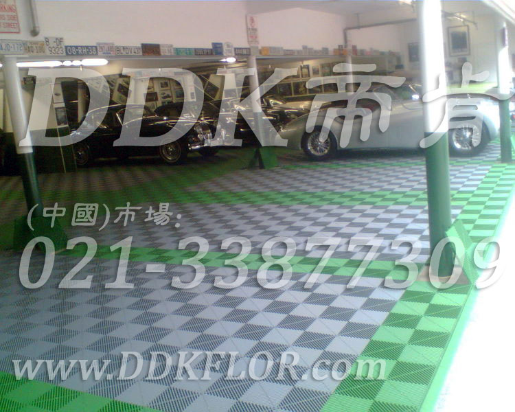 私人車(chē)庫地面鋪裝地板材料（19）_灰加綠色組合樣板圖片,帝肯(DDK)_8100_C618（私人車(chē)庫地面材料）效果圖,別墅私家車(chē)庫裝修,車(chē)庫pvc地板,車(chē)庫地坪,車(chē)庫地墊,車(chē)庫地板,車(chē)庫地膠,車(chē)庫塑料地毯,車(chē)庫塑膠地板,車(chē)庫防滑墊