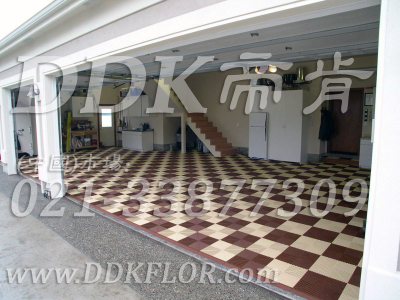 私人車(chē)庫地面鋪裝地板材料（26）_咖啡加卡其組合樣板圖片,帝肯(DDK)_8100_C618（私人車(chē)庫地面材料）效果圖,別墅私家車(chē)庫裝修,車(chē)庫pvc地板,車(chē)庫地坪,車(chē)庫地墊,車(chē)庫地板,車(chē)庫地膠,車(chē)庫塑料地毯,車(chē)庫塑膠地板,車(chē)庫防滑墊