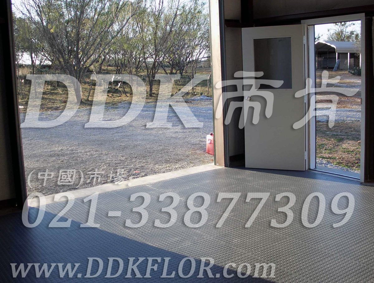 私家車(chē)庫裝修車(chē)庫地坪地面材料（5）_灰色銅錢(qián)表面地板樣板圖片,帝肯(DDK)_2000_C618（地下車(chē)庫地面材料）效果圖,車(chē)庫pvc地板,車(chē)庫地坪,車(chē)庫地板,車(chē)庫地墊,車(chē)庫地膠,車(chē)庫塑料地毯,車(chē)庫塑膠地板,車(chē)庫防滑墊,別墅私家車(chē)庫裝修