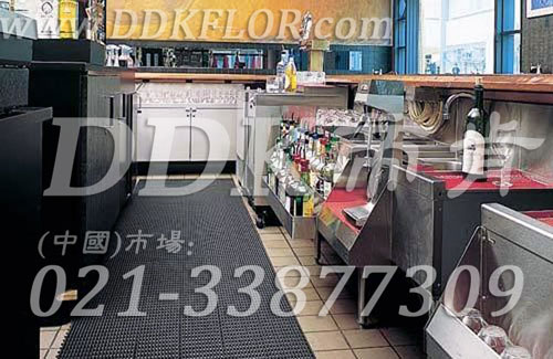黑色_餐廳地面通道防滑防護直紋網(wǎng)格毯（14）樣板圖片,帝肯(DDK)_1900_798（食堂餐廳廚房防滑材料）效果圖，廚房地墊,廚房地毯,廚房地膠,廚房防滑地墊,廚房防滑地毯,廚房防滑地磚,廚房防滑墊,后廚用輸水墊,餐廳廚房專(zhuān)用地毯,餐廳防滑地墊,食堂專(zhuān)用防滑地毯,食堂用防滑地墊,食堂防滑墊,
