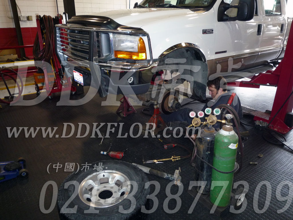 6186維修機械車(chē)間用耐油、耐砸、易清潔的工業(yè)地板地面材料