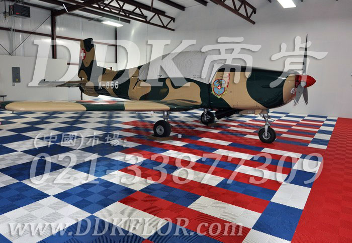 私人飛機停機坪做法（17）_私人飛機庫停機地面_紅藍白色地板樣板圖片,帝肯(DDK)_8100_2267（私人飛機庫地面地板材料做法）效果圖,私人飛機停機坪,機場(chǎng)地面設備,飛機場(chǎng)地板,飛機地面設備,航空地面設備