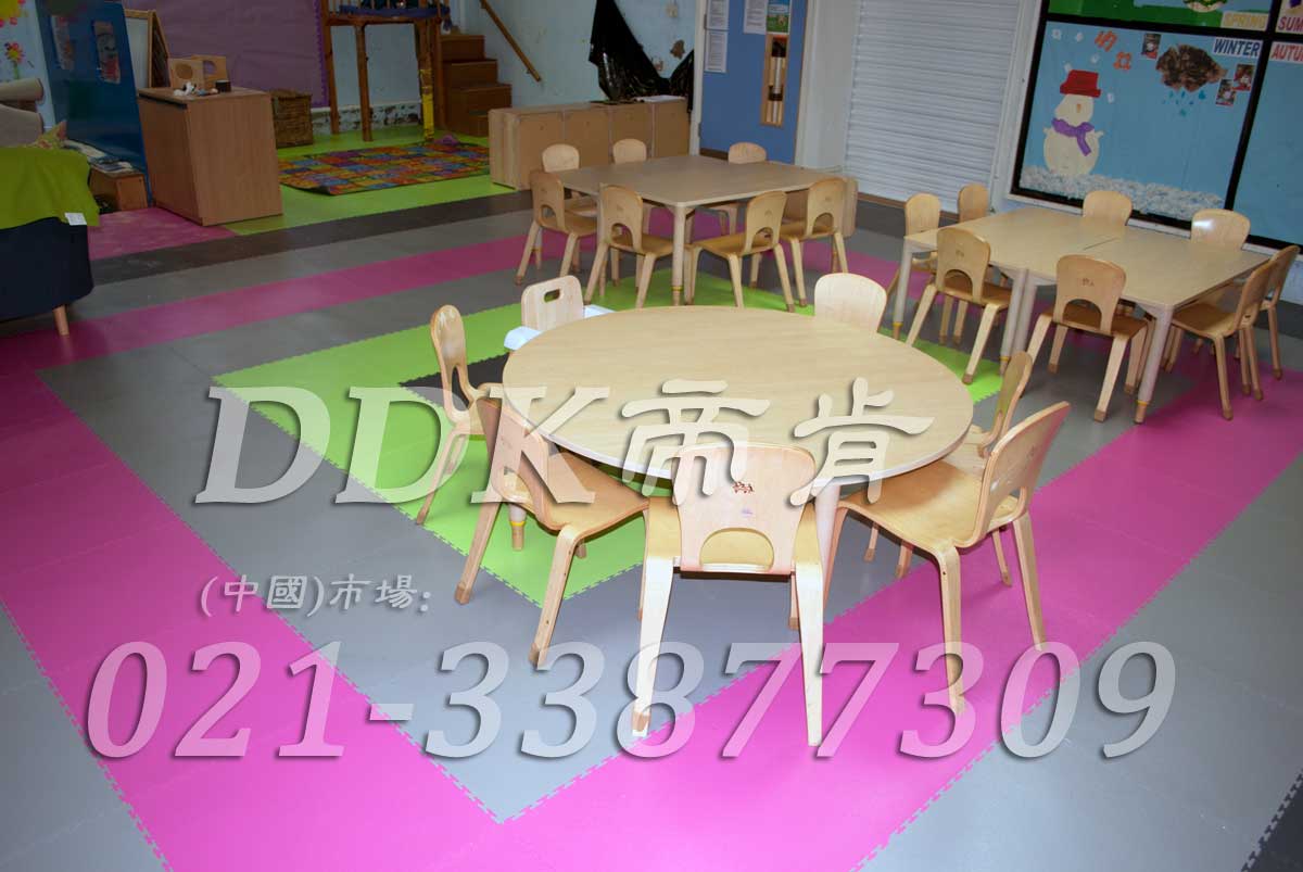 U灰l拼装铺讄q儿园课堂地面砖h囄,帝肯(DDK)_2000_3377Q幼儿园教室地面材料Q效果图,q儿园pvc塑胶地板,q儿园地?q儿园地板砖,q儿园地板胶,q儿园地杉K,q儿园塑料地?q儿园室内地?q儿园拼装地?q儿园教室地? title=