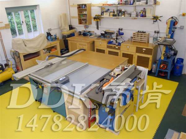 【模具車(chē)間橡膠地板】抗壓耐磨型模具車(chē)間橡膠地板樣板圖片,帝肯(DDK)_2000_9979(工業(yè)廠(chǎng)房車(chē)間地面材料)效果圖,工業(yè)橡膠地板,車(chē)間橡膠地板,pvc橡膠地板