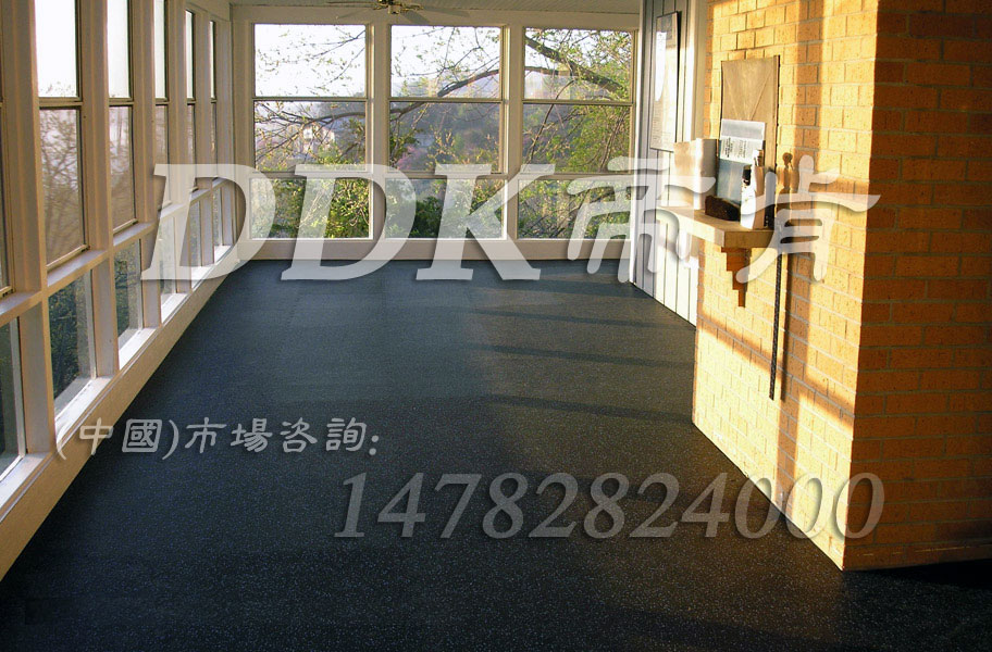 【健身房運動(dòng)地板】環(huán)保橡膠材質(zhì)健身房運動(dòng)地板提供定制生產(chǎn)樣板圖片,帝肯(DDK)_S3020_P500（Niki|耐柯）效果圖，健身房橡膠地板